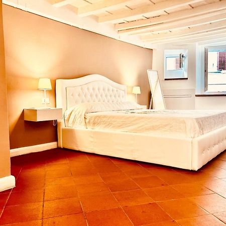 Amazing Apartment In Piazza Santa Croce Firenze Экстерьер фото