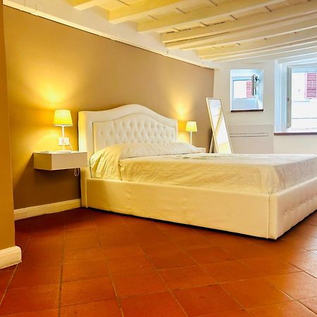 Amazing Apartment In Piazza Santa Croce Firenze Экстерьер фото