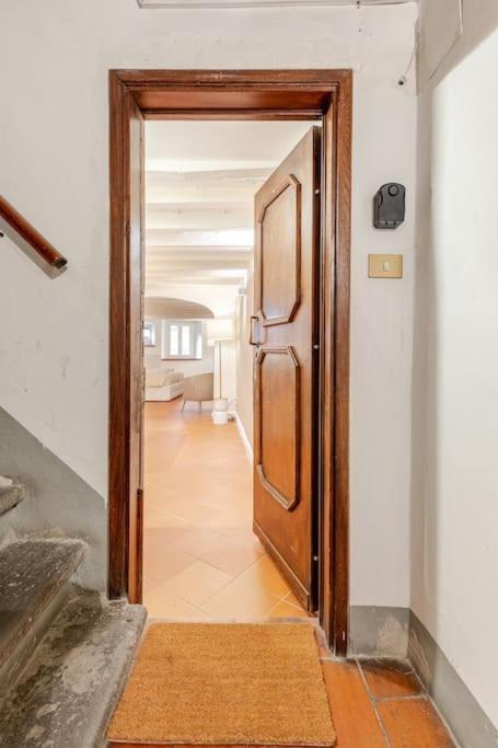 Amazing Apartment In Piazza Santa Croce Firenze Экстерьер фото